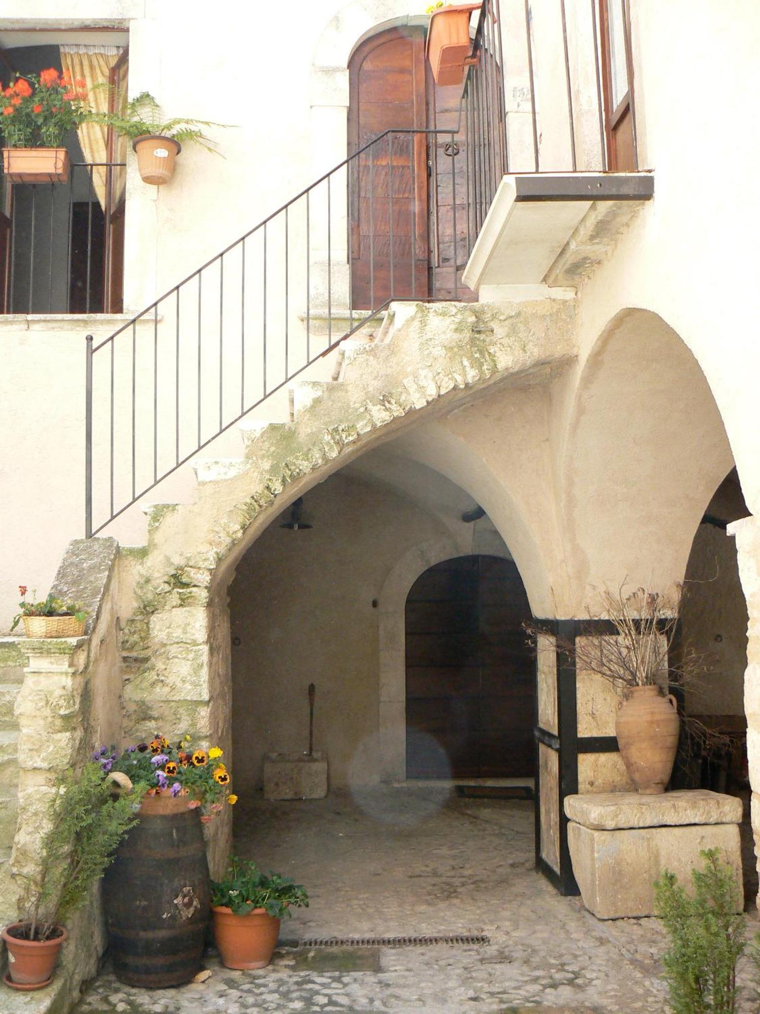 Residence Il Palazzo Santo Stefano Di Sessanio Exterior photo